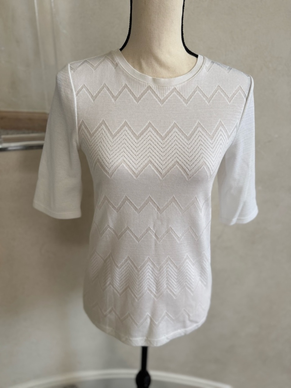 $168 Theory White Zigzag Terrace knit top Short Sleeve Fitted Sweater SZ M 8 10